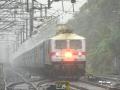 Mumbai-Ahmedabad train traffic hit as Narmada river crosses danger mark in Gujarat - Hindi News | Mumbai-Ahmedabad train traffic hit as Narmada river crosses danger mark in Gujarat | Latest maharashtra News at Lokmattimes.com