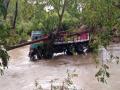 Nagpur: Three killed as flood truck overturns in rain - Hindi News | Nagpur: Three killed as flood truck overturns in rain | Latest nagpur News at Lokmattimes.com