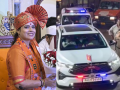 Mumbai Mayor Ritu Tawde’s Official Car Beacon Row Ends After BMC Removes Red and Blue Lights - Hindi News | Mumbai Mayor Ritu Tawde’s Official Car Beacon Row Ends After BMC Removes Red and Blue Lights | Latest mumbai News at Lokmattimes.com
