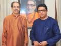 Uddhav Thackeray Birthday: Raj Thackeray Visits Matoshree After 13 Years To Greet Shiv Sena (UBT) Chief With Roses - Hindi News | Uddhav Thackeray Birthday: Raj Thackeray Visits Matoshree After 13 Years To Greet Shiv Sena (UBT) Chief With Roses | Latest mumbai News at Lokmattimes.com