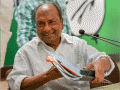 "Very painful": AK Antony reacts after son Anil joins BJP - Hindi News | "Very painful": AK Antony reacts after son Anil joins BJP | Latest politics News at Lokmattimes.com