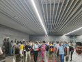 Mumbai Metro Line 3: Commuters Struggle at Churchgate as Technical Issues Cause Delays and Overcrowding - Hindi News | Mumbai Metro Line 3: Commuters Struggle at Churchgate as Technical Issues Cause Delays and Overcrowding | Latest mumbai News at Lokmattimes.com