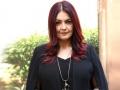 Pooja Bhatt tests positive for Covid-19, advises people to stay safe - Hindi News | Pooja Bhatt tests positive for Covid-19, advises people to stay safe | Latest entertainment News at Lokmattimes.com