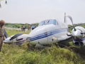 UP: Private Plane Crashes Into Bushes After Losing Control During Take-Off in Farrukhabad (VIDEO) - Hindi News | UP: Private Plane Crashes Into Bushes After Losing Control During Take-Off in Farrukhabad (VIDEO) | Latest national News at Lokmattimes.com