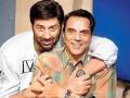 “Aapke Ghar Mein Maa Baap Hai?” — Sunny Deol Loses Cool at Paps for Secretly Filming Ailing Dharmendra (Watch Video) - Hindi News | “Aapke Ghar Mein Maa Baap Hai?” — Sunny Deol Loses Cool at Paps for Secretly Filming Ailing Dharmendra (Watch Video) | Latest entertainment News at Lokmattimes.com