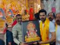 Varun Dhawan Seeks Blessings at Dagdusheth Ganpati Temple in Pune Ahead of Baby John Release - Hindi News | Varun Dhawan Seeks Blessings at Dagdusheth Ganpati Temple in Pune Ahead of Baby John Release | Latest entertainment News at Lokmattimes.com