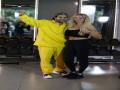 Varun Dhawan shakes a leg with WWE diva Charlotte Flair - Hindi News | Varun Dhawan shakes a leg with WWE diva Charlotte Flair | Latest entertainment News at Lokmattimes.com