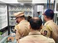 Vasai Jewellery Store Robbed at Gunpoint; Thieves Loot 50 Tolas of Gold Worth Rs. 40 Lakh - Hindi News | Vasai Jewellery Store Robbed at Gunpoint; Thieves Loot 50 Tolas of Gold Worth Rs. 40 Lakh | Latest maharashtra News at Lokmattimes.com