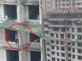 Mumbai: Worker Attempts Suicide Twice in Vikhroli, Saved by Safety Nets After Jumping From 13th Floor; Video Surfaces - Hindi News | Mumbai: Worker Attempts Suicide Twice in Vikhroli, Saved by Safety Nets After Jumping From 13th Floor; Video Surfaces | Latest mumbai News at Lokmattimes.com