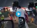 Woman Loses Temper at Mumbai Airport, Thrashes Cab Driver After Allegedly Missing Flight (Watch Video) - Hindi News | Woman Loses Temper at Mumbai Airport, Thrashes Cab Driver After Allegedly Missing Flight (Watch Video) | Latest social-viral News at Lokmattimes.com