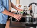 Don’t Just Rinse! Here’s How to Properly Clean Your Water Bottle to Prevent Bacteria Build-Up - Hindi News | Don’t Just Rinse! Here’s How to Properly Clean Your Water Bottle to Prevent Bacteria Build-Up | Latest lifestyle News at Lokmattimes.com