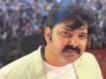 Bhojpuri star Pawan Singh attacked with stones during live performance - Hindi News | Bhojpuri star Pawan Singh attacked with stones during live performance | Latest entertainment News at Lokmattimes.com