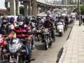 Lockdown 4.0: Red zone Mumbai witnesses huge traffic jam on Western Express Highway - Hindi News | Lockdown 4.0: Red zone Mumbai witnesses huge traffic jam on Western Express Highway | Latest maharashtra News at Lokmattimes.com