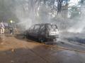 Nashik Fire: Vehicles and Property Damage In Massive Blaze on Hirawadi Road, Visuals Surface - Hindi News | Nashik Fire: Vehicles and Property Damage In Massive Blaze on Hirawadi Road, Visuals Surface | Latest nashik News at Lokmattimes.com