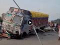 Horrific Truck-Tractor Collision in Mirzapur Leaves 10 Dead, 3 Critically Injured In Late-Night Crash - Hindi News | Horrific Truck-Tractor Collision in Mirzapur Leaves 10 Dead, 3 Critically Injured In Late-Night Crash | Latest national News at Lokmattimes.com