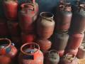 Nashik Police Conduct Major Crackdown on Illegal Gas Cylinder Trade, Seizing 180 Cylinders - Hindi News | Nashik Police Conduct Major Crackdown on Illegal Gas Cylinder Trade, Seizing 180 Cylinders | Latest nashik News at Lokmattimes.com