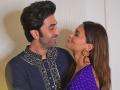 Alia Bhatt and Ranbir Kapoor to marry in October this year? - Hindi News | Alia Bhatt and Ranbir Kapoor to marry in October this year? | Latest entertainment News at Lokmattimes.com