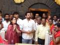 Zaheer Khan and Wife Honored at Shirdi Temple After Visiting Shri Sai Baba's Samadhi (Watch Video) - Hindi News | Zaheer Khan and Wife Honored at Shirdi Temple After Visiting Shri Sai Baba's Samadhi (Watch Video) | Latest entertainment News at Lokmattimes.com