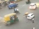 Ahmedabad Road Accident: Speeding Car Collides With Auto Rickshaw and Scooter; Disturbing Footage Emerges