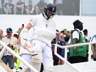 Chris Woakes Walks Out to Bat with Sling On as England Lose Ninth Wicket on Day 5 of ENG vs IND 5th Test (Watch Video)