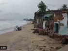 Cyclone Montha Lashes Odisha, Causing Road Blockades and Power Cuts; Fishermen Ordered to Stay Ashore After Landfall