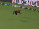 Kamindu Mendis Takes Stunning Catch To Dismiss Dewald Brevis in CSK vs SRH Clash IPL 2025 Match (Watch Video)