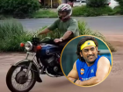 MS Dhoni Spotted Riding His Vintage Bike in Ranchi Amid Speculations About IPL 2025 Participation, Video Goes Viral