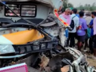 Karnataka Accident: 3 Killed, 20 Injured as Mini-Truck Collides with Stationary Tractor-Trailer in Haveri