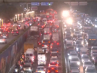 Delhi Traffic Update: Long Snarl Over Moolchand Flyover as Festive Rush Grips Capital Before Diwali (Watch Video)
