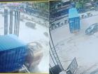 Mumbai Accident: Driverless Truck Rolls Down Slope, Crashes Into BEST Bus Stop in Worli; Dramatic CCTV Video Emerges