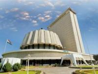 Mumbai: Man Attempts Self-Immolation Outside Maharashtra Vidhan Bhavan Over Removal of Vishwakarma Statue, Police Intervene - News | Mumbai: Man Attempts Self-Immolation Outside Maharashtra Vidhan Bhavan Over Removal of Vishwakarma Statue, Police Intervene | Latest mumbai News at Lokmattimes.com