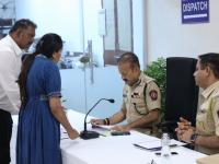 Janta Darbar: Mumbai Police Commissioner Deven Bharti Launches Weekly Public Grievance - News | Janta Darbar: Mumbai Police Commissioner Deven Bharti Launches Weekly Public Grievance | Latest mumbai News at Lokmattimes.com