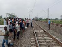 Pathrad Horror: Two Teenagers Die While Filming Reel Near Railway Tracks in Dharangaon - News | Pathrad Horror: Two Teenagers Die While Filming Reel Near Railway Tracks in Dharangaon | Latest maharashtra News at Lokmattimes.com Pathrad Horror: Two Teenagers Die While Filming Reel Near Railway Tracks in Dharangaon - News | Pathrad Horror: Two Teenagers Die While Filming Reel Near Railway Tracks in Dharangaon | Latest maharashtra News at Lokmattimes.com