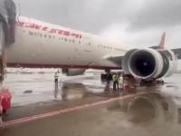 Air India Flight From San Francisco to Mumbai Suffers Technical Snag; Passengers Deplaned at Kolkata Airport (Watch Videos) - News | Air India Flight From San Francisco to Mumbai Suffers Technical Snag; Passengers Deplaned at Kolkata Airport (Watch Videos) | Latest national News at Lokmattimes.com Air India Flight From San Francisco to Mumbai Suffers Technical Snag; Passengers Deplaned at Kolkata Airport (Watch Videos) - News | Air India Flight From San Francisco to Mumbai Suffers Technical Snag; Passengers Deplaned at Kolkata Airport (Watch Videos) | Latest national News at Lokmattimes.com