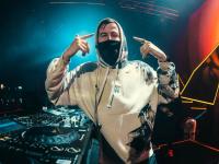 Nikhita Gandhi to Shaan: Popular Music Artists Who Didn’t Let Rain Stop Them - News | Nikhita Gandhi to Shaan: Popular Music Artists Who Didn’t Let Rain Stop Them | Latest entertainment Photos at Lokmattimes.com Nikhita Gandhi to Shaan: Popular Music Artists Who Didn’t Let Rain Stop Them - News | Nikhita Gandhi to Shaan: Popular Music Artists Who Didn’t Let Rain Stop Them | Latest entertainment Photos at Lokmattimes.com