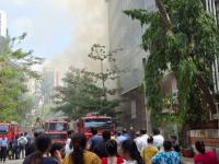 Mumbai Fire: Blaze Erupts at Annex Mall in Borivali East (Watch Video) | Latest mumbai News at www.lokmattimes.com