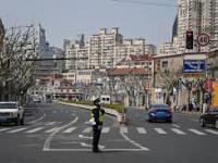 Shanghai tightens Covid lockdown bars residents from leaving doorstep - News | Shanghai tightens Covid lockdown bars residents from leaving doorstep | Latest international News at Lokmattimes.com Shanghai tightens Covid lockdown bars residents from leaving doorstep - News | Shanghai tightens Covid lockdown bars residents from leaving doorstep | Latest international News at Lokmattimes.com