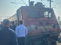 Delhi Train Services Delayed Due to Fog; Visibility Drops to 1000 Meters at Safdarjung - News | Delhi Train Services Delayed Due to Fog; Visibility Drops to 1000 Meters at Safdarjung | Latest national News at Lokmattimes.com