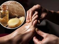 Ginger Oil Benefits: Massaging Feet With Ginger Oil May Help Improve Eye Health - News | Ginger Oil Benefits: Massaging Feet With Ginger Oil May Help Improve Eye Health | Latest health News at Lokmattimes.com