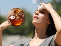 Is Honey Good in Summer? Know Its Effects on Body Heat and How to Consume It Safely - News | Is Honey Good in Summer? Know Its Effects on Body Heat and How to Consume It Safely | Latest health News at Lokmattimes.com Is Honey Good in Summer? Know Its Effects on Body Heat and How to Consume It Safely - News | Is Honey Good in Summer? Know Its Effects on Body Heat and How to Consume It Safely | Latest health News at Lokmattimes.com
