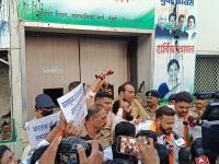 Mumbai Congress Office Attacked: BJP Yuva Morcha Workers Face FIR After Vandalism - News | Mumbai Congress Office Attacked: BJP Yuva Morcha Workers Face FIR After Vandalism | Latest mumbai News at Lokmattimes.com Mumbai Congress Office Attacked: BJP Yuva Morcha Workers Face FIR After Vandalism - News | Mumbai Congress Office Attacked: BJP Yuva Morcha Workers Face FIR After Vandalism | Latest mumbai News at Lokmattimes.com