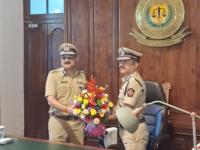 Deven Bharti Takes Charge as Mumbai Police Commissioner; Post Returns to ADG Rank After 10 Years - News | Deven Bharti Takes Charge as Mumbai Police Commissioner; Post Returns to ADG Rank After 10 Years | Latest mumbai News at Lokmattimes.com Deven Bharti Takes Charge as Mumbai Police Commissioner; Post Returns to ADG Rank After 10 Years - News | Deven Bharti Takes Charge as Mumbai Police Commissioner; Post Returns to ADG Rank After 10 Years | Latest mumbai News at Lokmattimes.com