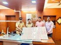 Mumbai Police Bust Interstate Fake Stamp Racket, Seize Counterfeit Postal Stamps Worth Rs 27.84 Lakh - News | Mumbai Police Bust Interstate Fake Stamp Racket, Seize Counterfeit Postal Stamps Worth Rs 27.84 Lakh | Latest mumbai News at Lokmattimes.com