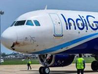 IndiGo Flight From Visakhapatnam Makes Emergency Landing at Delhi Airport Due to Engine Glitch - News | IndiGo Flight From Visakhapatnam Makes Emergency Landing at Delhi Airport Due to Engine Glitch | Latest national News at Lokmattimes.com