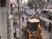 Jaipur Demolition Drive: Bulldozer Action Taken Against Stone-Pelting Accused in Chomu - News | Jaipur Demolition Drive: Bulldozer Action Taken Against Stone-Pelting Accused in Chomu | Latest national News at Lokmattimes.com