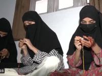 Raksha Bandhan 2024: Kashmiri Girls Weave Rakhis for Indian Army Soldiers Posted Along Jammu and Kashmir Border (Watch Video) - News | Raksha Bandhan 2024: Kashmiri Girls Weave Rakhis for Indian Army Soldiers Posted Along Jammu and Kashmir Border (Watch Video) | Latest national News at Lokmattimes.com