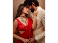 Kritika Kamra and Gaurav Kapur Are Now Officially Married, Host Intimate Golden-Hued Ceremony at Their Bandra Home - News | Kritika Kamra and Gaurav Kapur Are Now Officially Married, Host Intimate Golden-Hued Ceremony at Their Bandra Home | Latest entertainment News at Lokmattimes.com