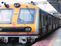Mumbai Local Train Robbery: Man Loses Leg After Being Pushed Out of Badlapur Fast During Mobile Snatching - News | Mumbai Local Train Robbery: Man Loses Leg After Being Pushed Out of Badlapur Fast During Mobile Snatching | Latest mumbai News at Lokmattimes.com