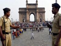Mumbai: Police makes additional arrangements near Gateway of India for New Year eve - News | Mumbai: Police makes additional arrangements near Gateway of India for New Year eve | Latest maharashtra News at Lokmattimes.com