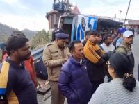 Nainital Bus Accident: One Killed, Several Others Injured After KMOU Bus Overturns in Khupi Area - News | Nainital Bus Accident: One Killed, Several Others Injured After KMOU Bus Overturns in Khupi Area | Latest national News at Lokmattimes.com